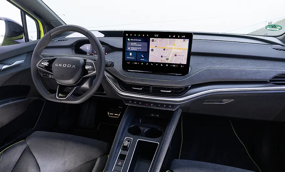 Skoda Enyaq RS Das Armaturenbrett des neuen Skoda Enyaq RS.