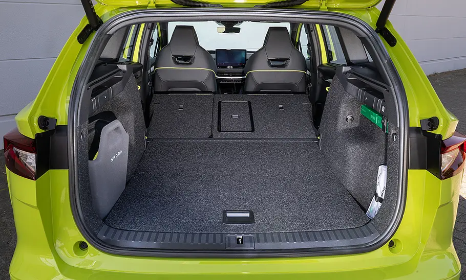 Skoda Enyaq RS Der Kofferraum mit umgelegter Rücksitzbank des neuen Skoda Enyaq RS.
