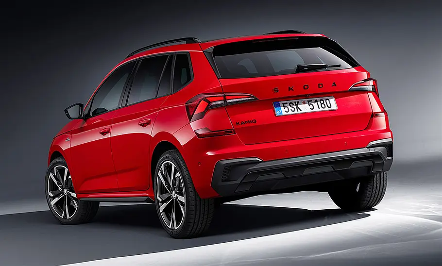 Skoda Kamiq Monte Carlo (2024) Der Skoda Kamiq Monte Carlo (2024) statisch von schräg hinten fotografiert.