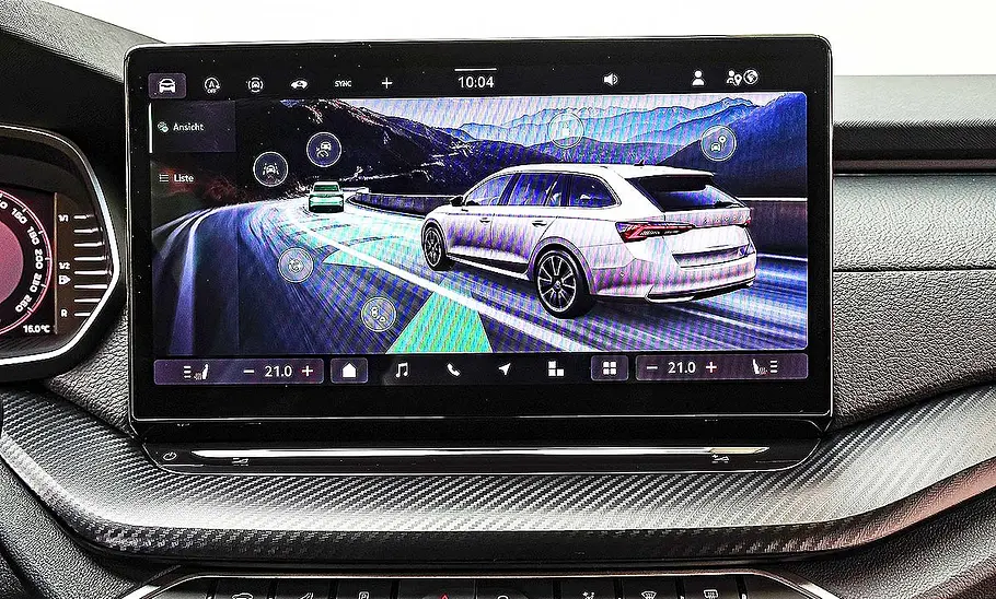 Skoda Octavia Combi Diesel Blick auf die Armaturen im Innenraum des Skoda Octavia Combi Diesel.