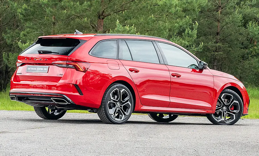 Skoda Octavia Combi RS (2020) Skoda Octavia Combi RS (2020)