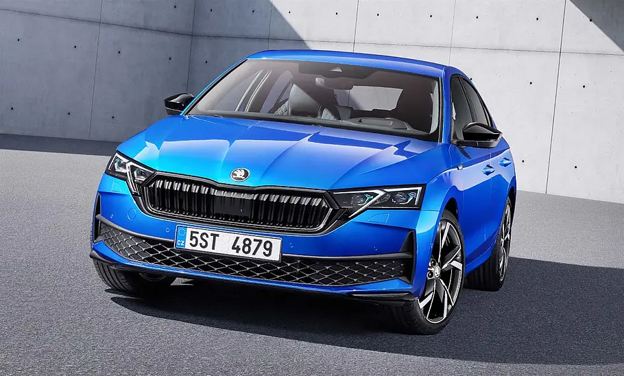 Skoda Octavia Sportline Facelift (2024) Das Skoda Octavia Sportline Facelift (2024) von schräg vorne fotografiert.