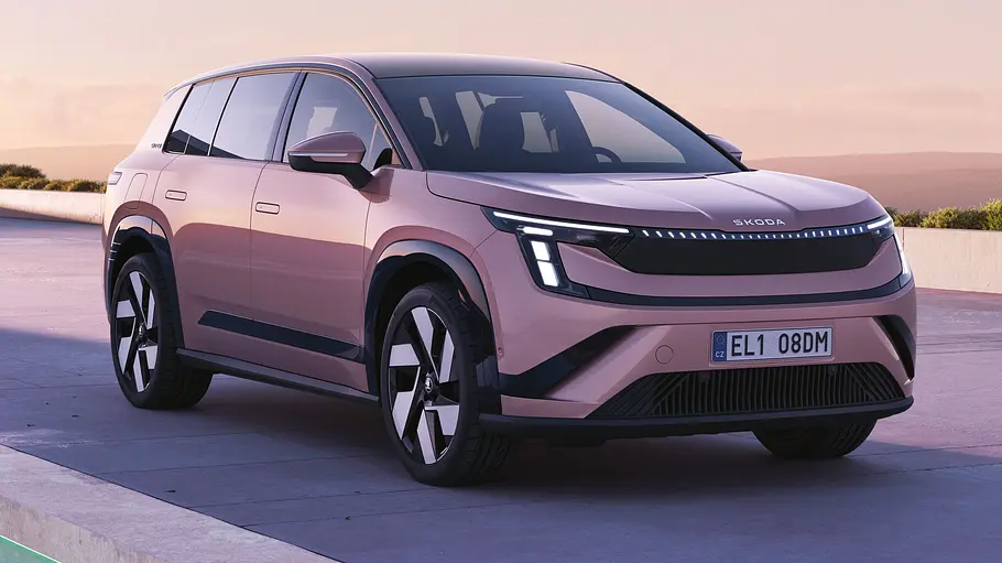 Skoda Peaq Der Skoda Peaq fahrend von schräg vorne abgebildet.