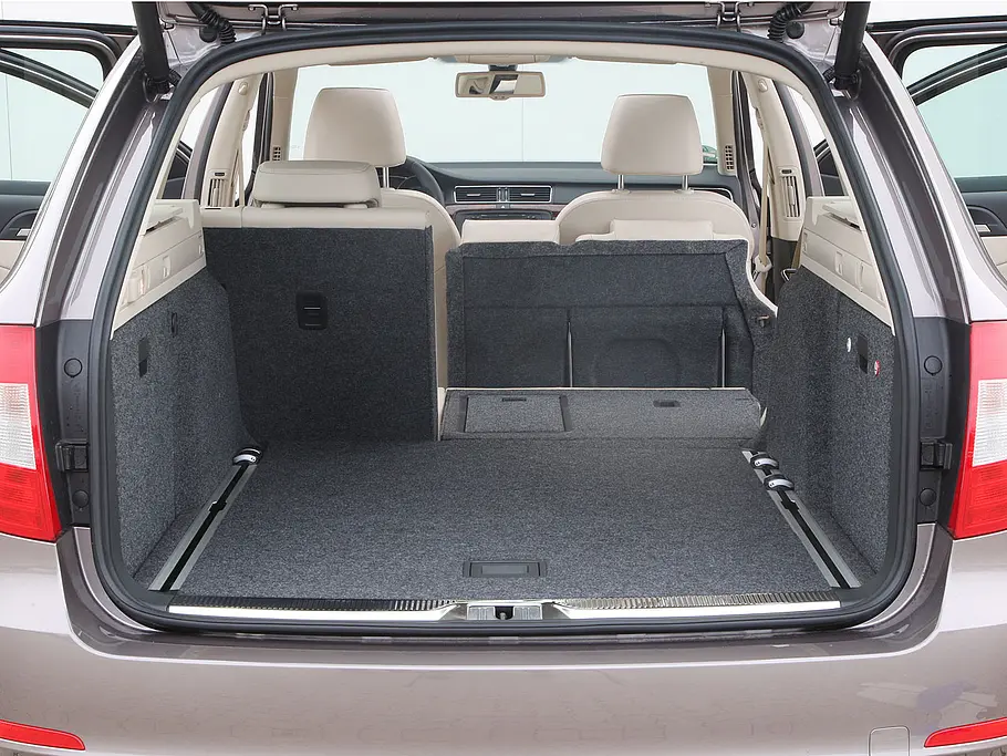 Skoda Superb Combi 2.0 TDI (DSG) Riesiger Laderaum