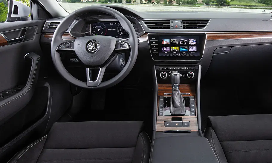 Skoda Superb Combi Facelift (2019)