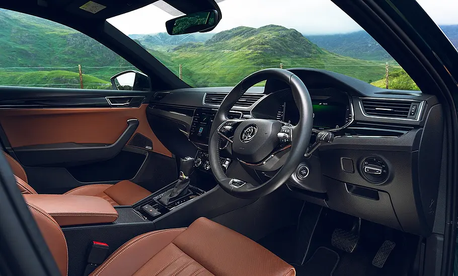 Blick in den Innenraum der Skoda Superb Sleeper Edition.