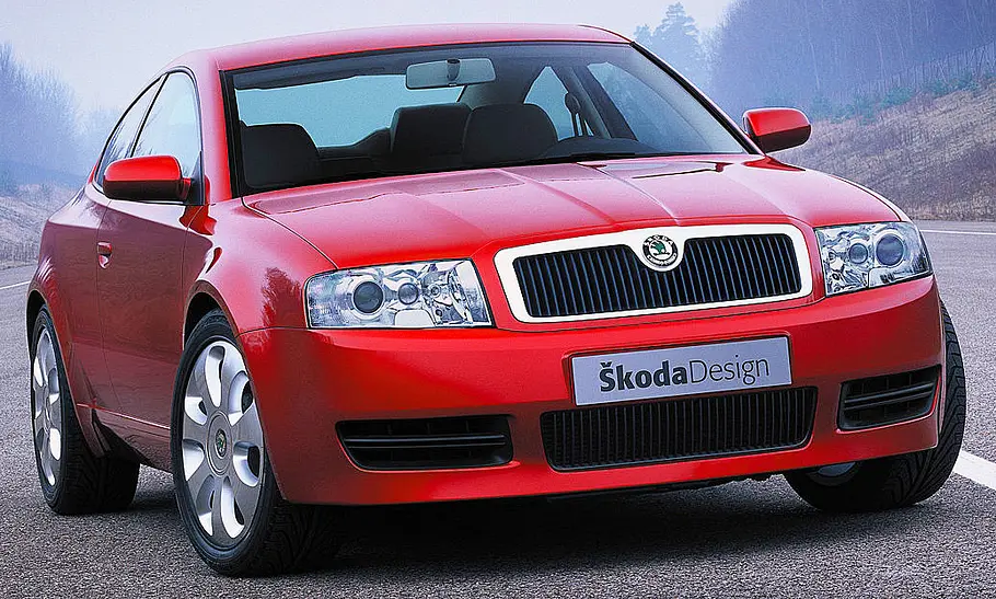 Skoda Tudor (2002) Der Skoda Tudor (2002) stehend von vorne.