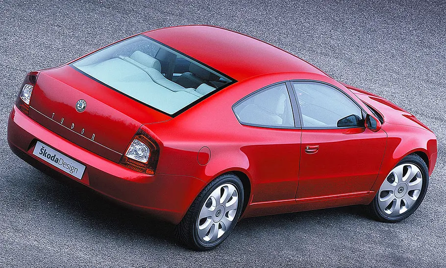 Skoda Tudor (2002) Der Skoda Tudor (2002) stehend von schräg oben.