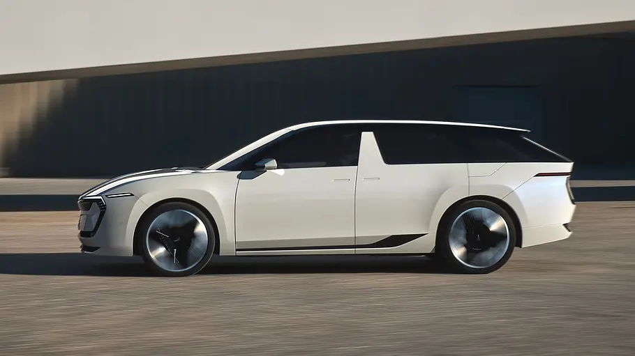 Der Skoda Vision O fahrend von der Seite fotografiert.