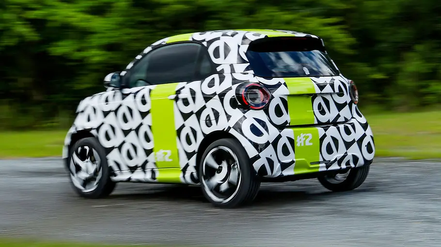 Smart #2, fotografiert von schräg hinten.