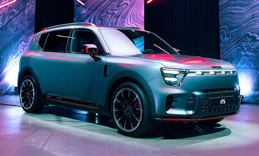 Blick von schräg vorne auf den Smart #5 Brabus (2025).