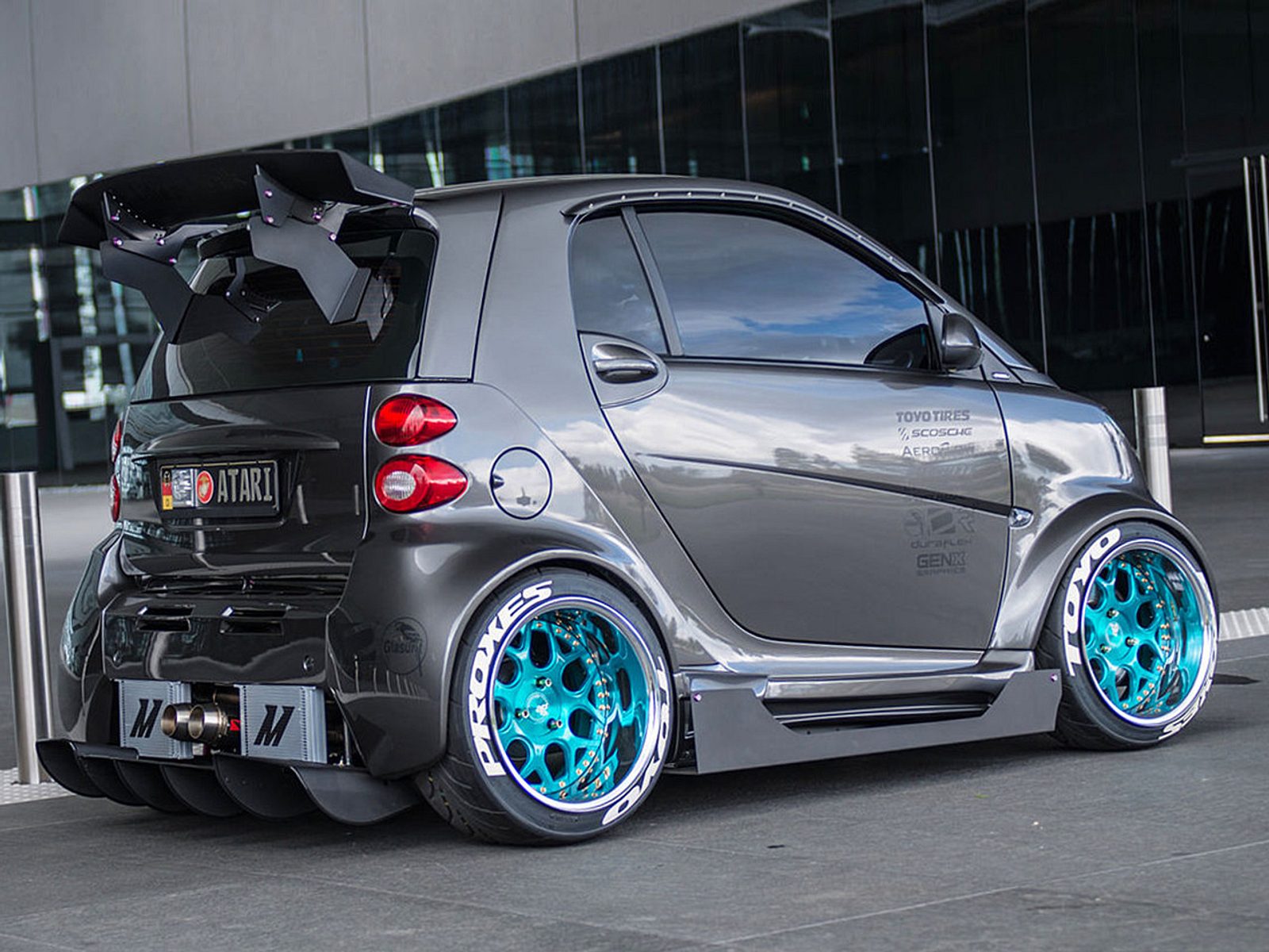 City car taken literally: Winged Smart Fortwo with 300 hp.
