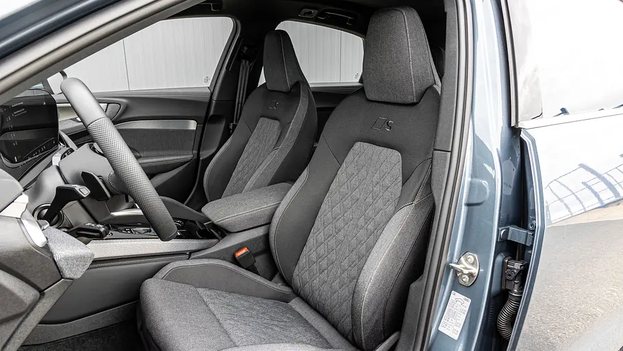 Sommerreifen-Test 2026 Das Interieur des Audi A5 TFSI.