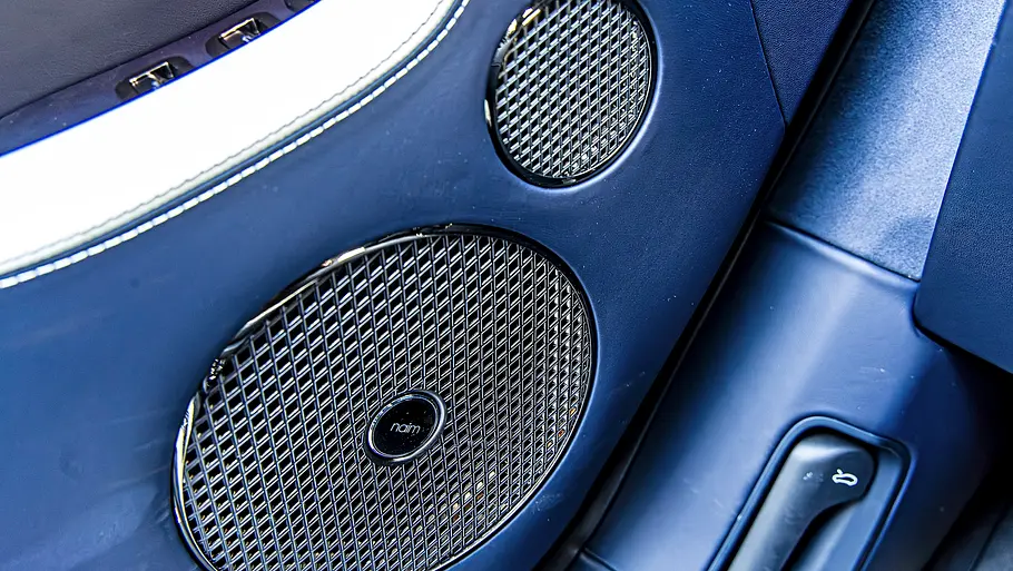 Die Lautsprecher des Bentley Continental GT / Naim.