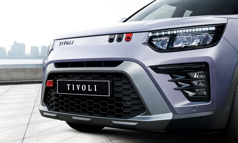 Die Front des KGM Tivoli Facelift (2024) in der Detailaufnahme.