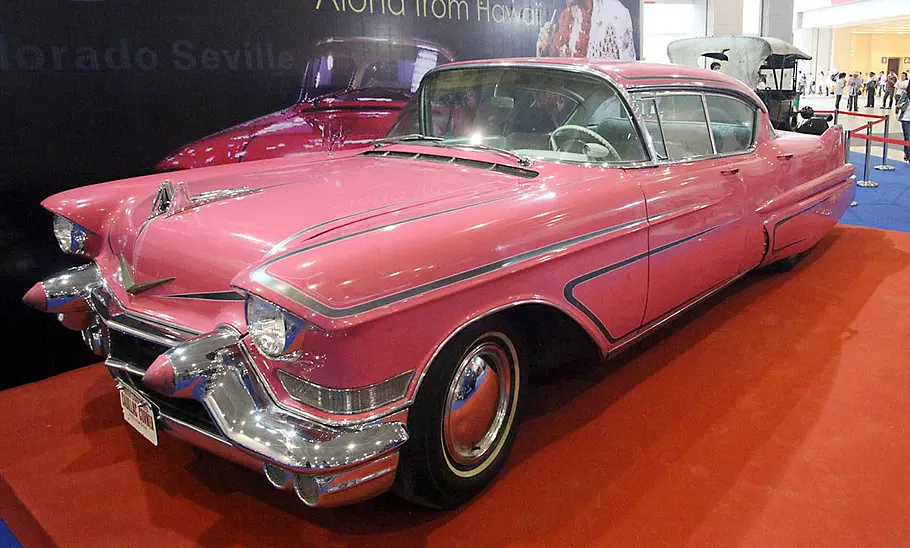 Cadillac Fleetwood Series 60 in Elvis-Ausstellung