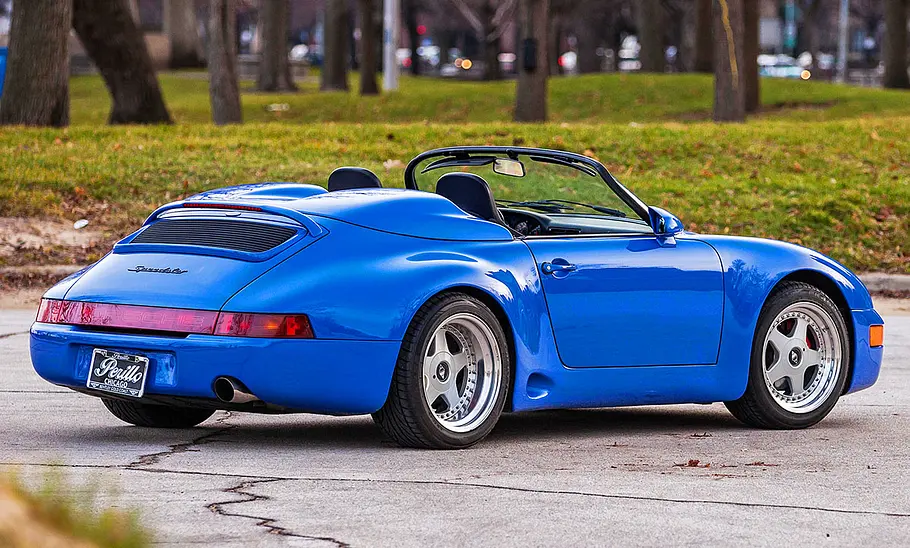 Porsche 964 Strosek Mega Speedster Der Porsche 911 Strosek Mega Speedster stehend seitlich