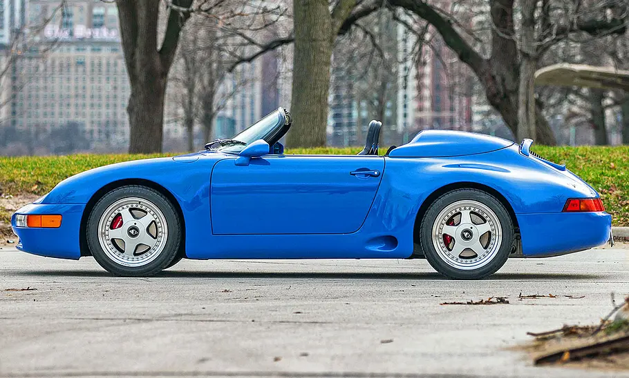 Porsche 964 Strosek Mega Speedster Der Porsche 911 Strosek Mega Speedster stehend seitlich