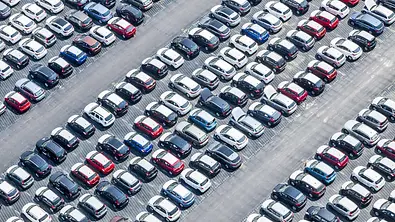 Studie zum Zusammenhang von Automarke und IQ - Foto: Imago