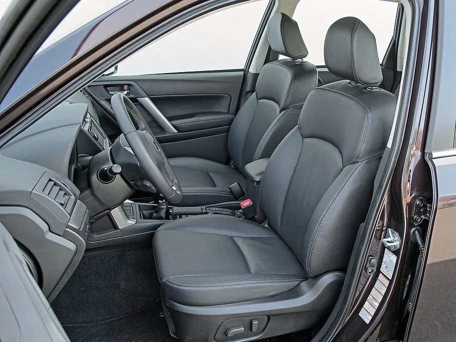 Subaru Forester 2.0 D Kompakt-SUV Vergleich Bilder technische Daten Sitze