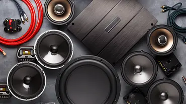 Subwoofer im Auto sorgen für ein neues Klangerlebnis. - Foto: iStock/Алик Фатхутдинов Subwoofer im Auto sorgen für ein neues Klangerlebnis. - Foto: iStock/Алик Фатхутдинов