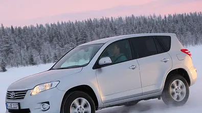 Toyota RAV4 2.2 D 4D 4x4 Leichtigkeit im Toyota