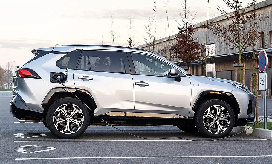 Suzuki Across (2020)