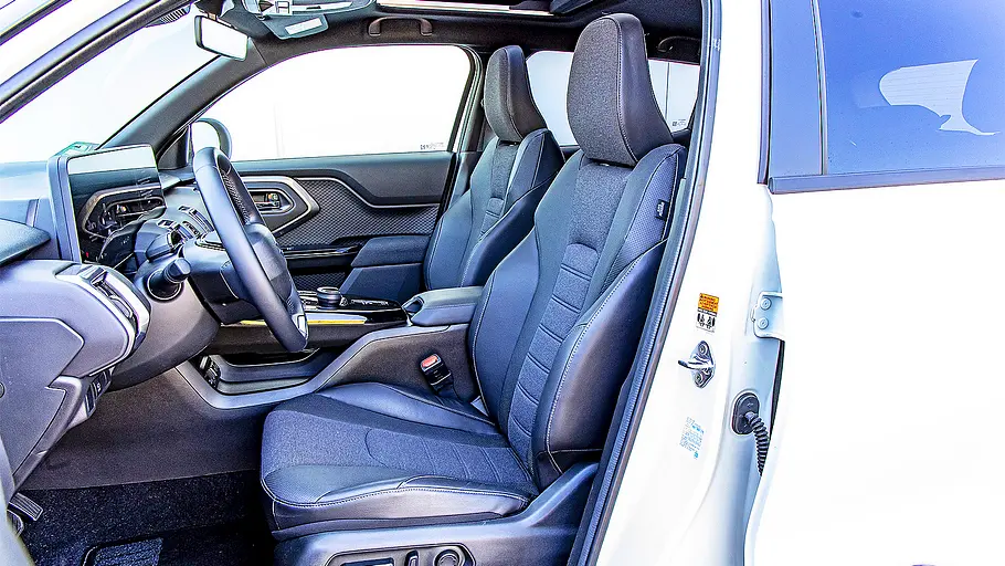 Suzuki e Vitara Blick in das Cockpit des Suzuki e Vitara.