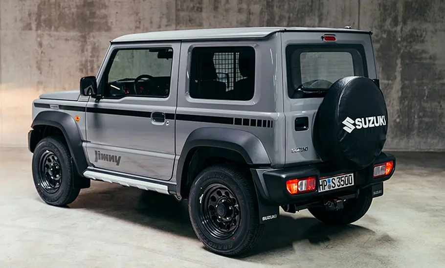 Suzuki Jimny Horizon (2024) Suzuki Jimny Horizon (2024): stehend, von hinten