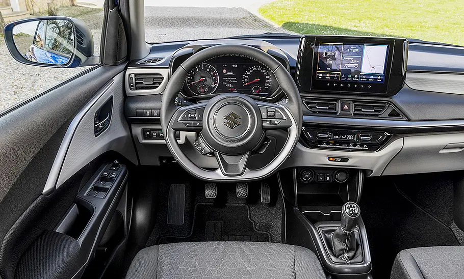 Suzuki Swift (2024); Cockpit