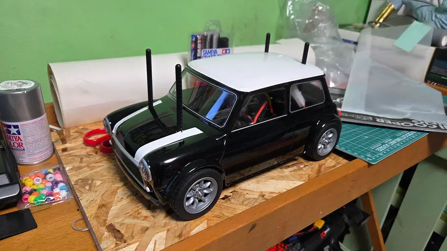Der Aufbau des Tamiya Mini MB-01 im Test. 