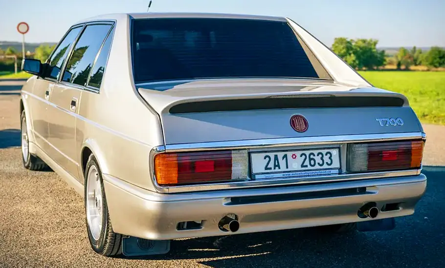 Tatra T700 (1996) Der Tatra T700 (1996) stehend von hinten