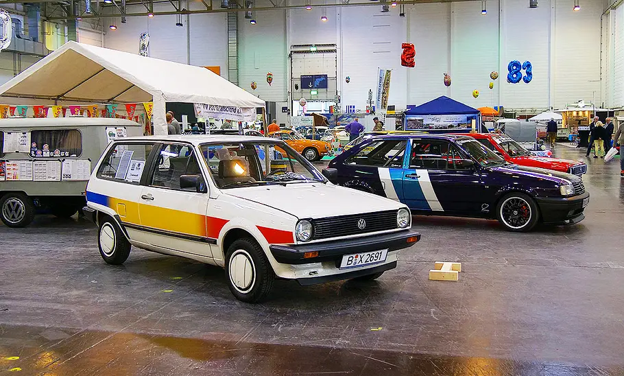 Blick von schräg vorne auf den VW Öko-Polo.
