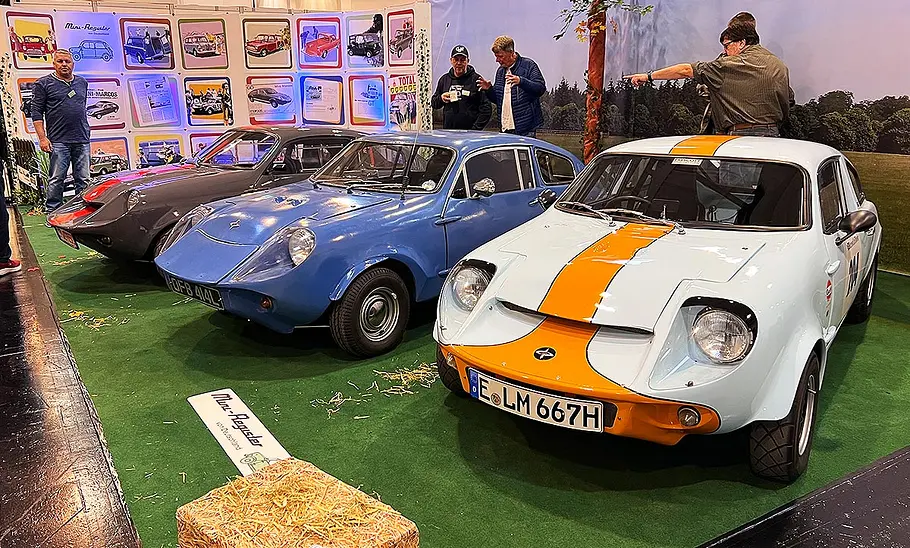 Blick von schräg vorne auf den Mini Marcos.