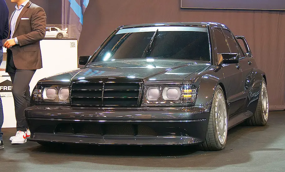 Blick von schräg vorne auf den HWA 190 Evo II.