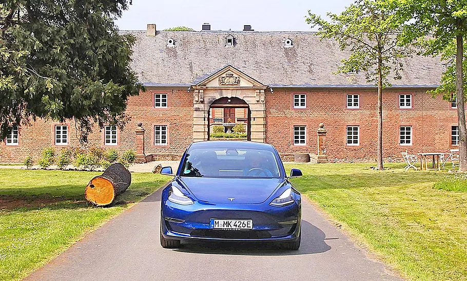 Tesla Model 3 Tesla Model 3