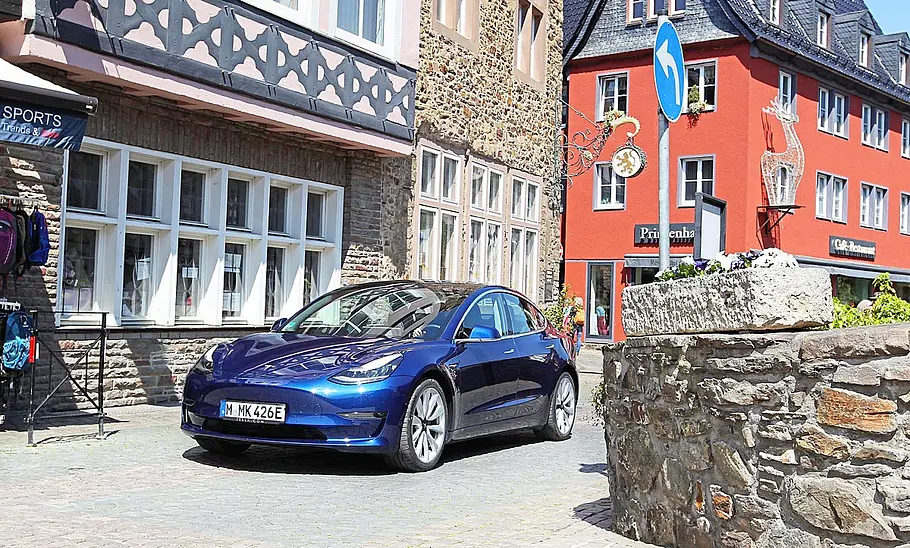 Tesla Model 3 Tesla Model 3