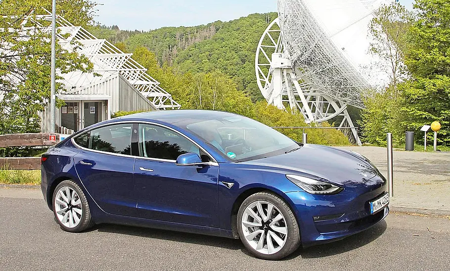 Tesla Model 3 Tesla Model 3