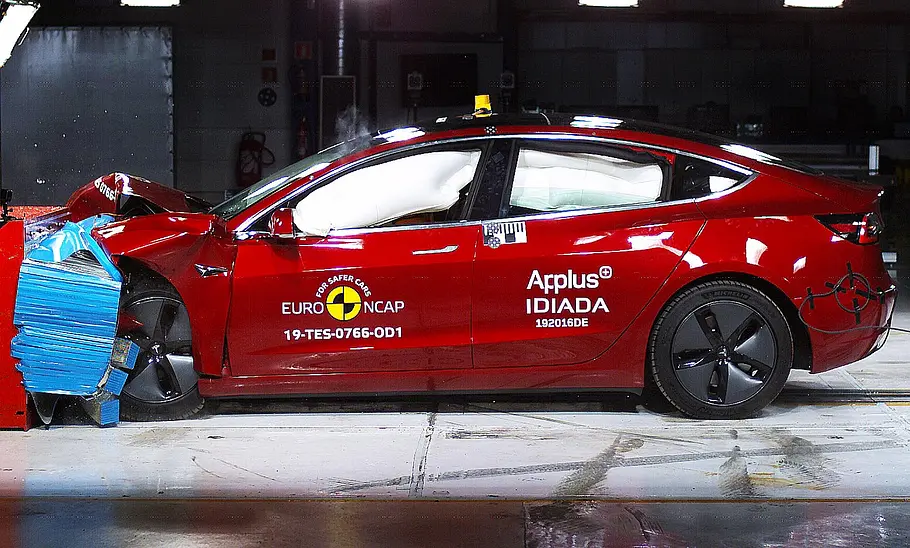 Tesla Model 3 (2018) Tesla Model 3 (2018) im Euro NCAP Crashtest
