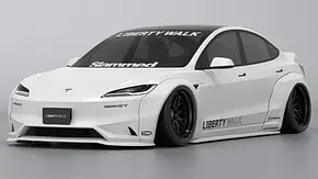 Das Tesla Model 3 von Liberty Walk stehend von schräg vorne - Foto: Liberty Walk Das Tesla Model 3 von Liberty Walk stehend von schräg vorne - Foto: Liberty Walk
