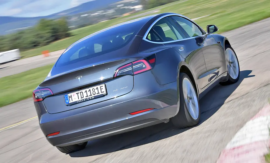 Tesla Model 3 Long Range Tesla Model 3 Long Range