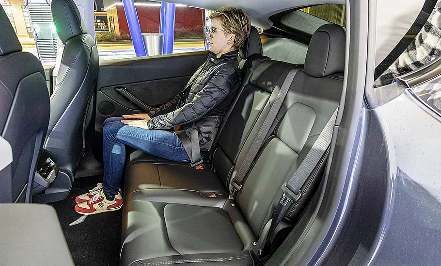 Tesla Model Y (2020) Tesla Model Y (2020)