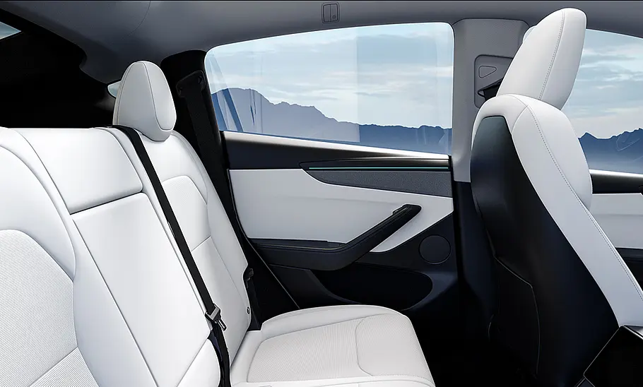 Tesla Model Y Facelift (2025) Die Rücksitzbank im Tesla Model Y Facelift (2025).