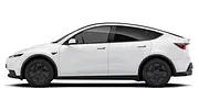 Das Tesla Model Y steht vor weißem Hintergrund, von links fotografiert. - Foto: Carwow