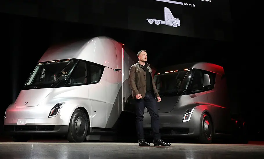 Tesla Semi (2022)