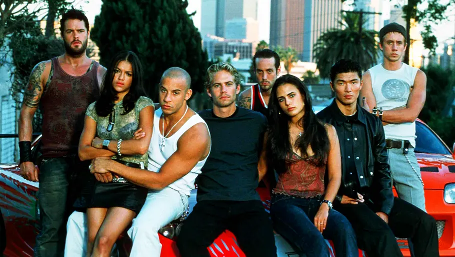 Der Cast von The Fast and the Furious stehend von vorne
