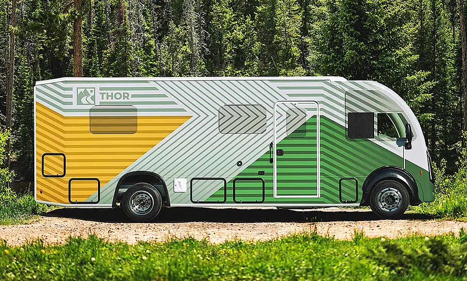 Thor Industries Hybrid-Wohnmobil (2025) Thor Industries Hybrid-Wohnmobil (2025); stehend, Ansicht seitlich