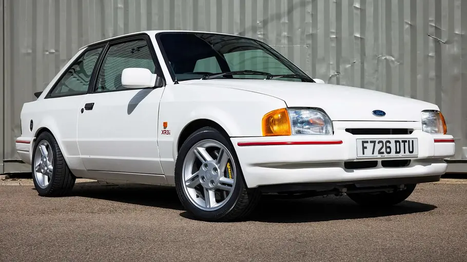 Tolman Ford Escort XR3i Der Tolman Ford Escort XR3i stehend von vorne