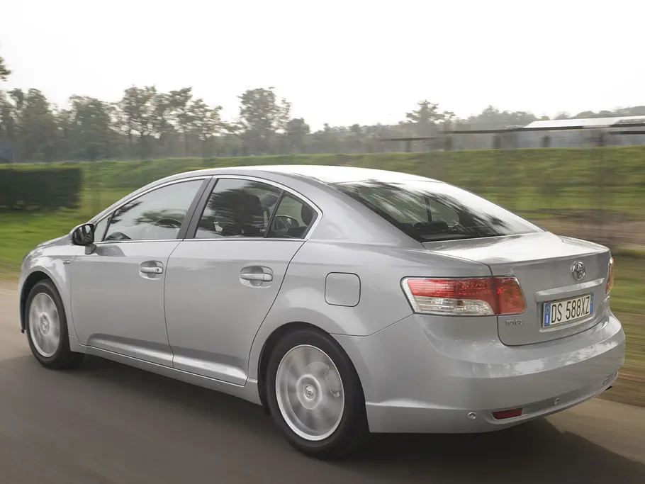 Toyota Avensis Bilder Toyota Avensis Fahrkomfort