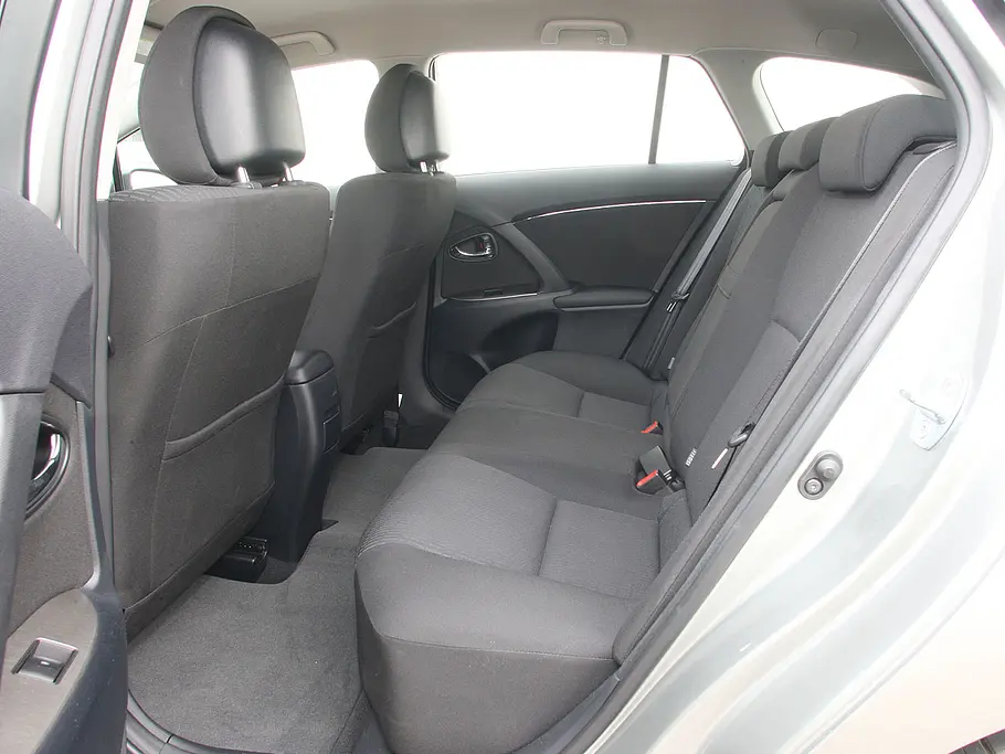 Toyota Avensis Combi 2.2 D 4D Sitzkomfort
